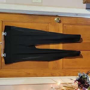 Forever 21 plus women's black leggings. Size 2X.